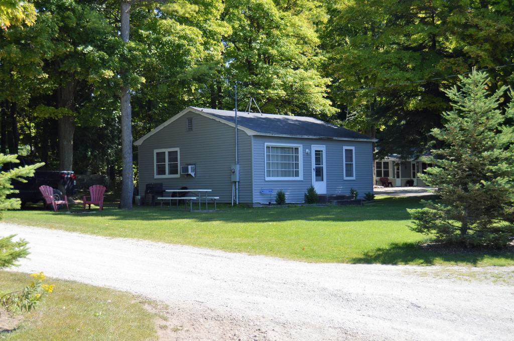 Baileys Sunset Cottages Baileys Harbor Exterior photo